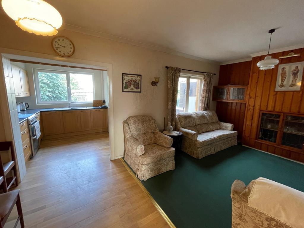 Lot: 37 - VACANT SEMI-DETACHED HOUSE FOR IMPROVEMENT - Kitchen Dining Area and rear sitting room